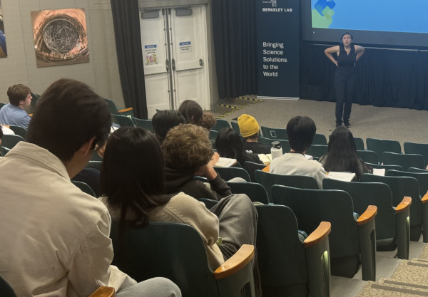 Cara Giovanetti presenting “The Merge Game at the Beginning of the Universe” Physics. Credit: Tony Spadafora, Berkeley Lab